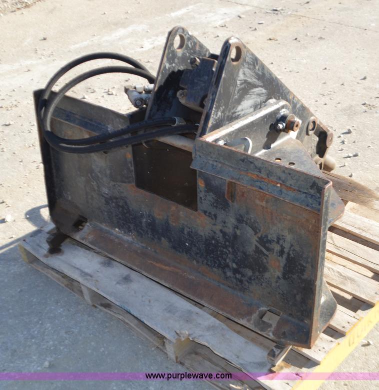 Bobcat 2500 hydraulic skid steer breaker in Grain Valley, MO Item