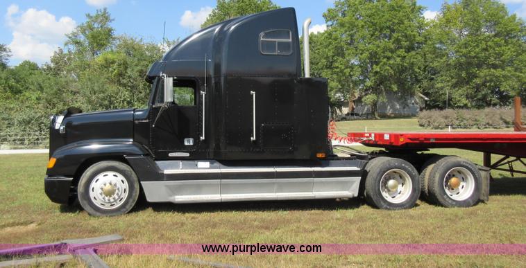 image for item I6460 1996 Freightliner FLD semi truck