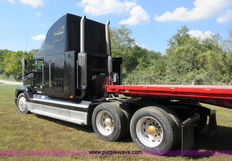 image for item I6460 1996 Freightliner FLD semi truck