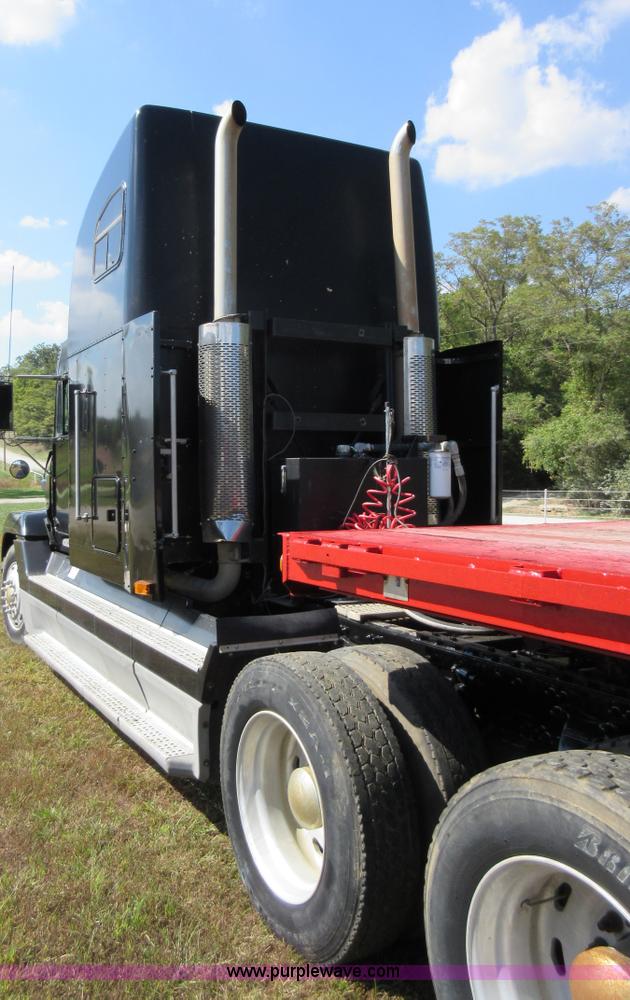 image for item I6460 1996 Freightliner FLD semi truck