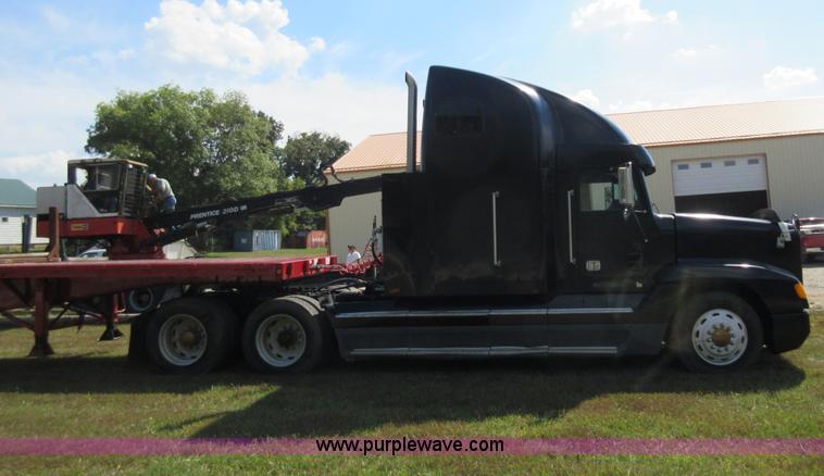 image for item I6460 1996 Freightliner FLD semi truck