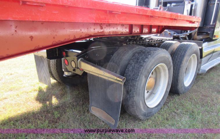 image for item I6460 1996 Freightliner FLD semi truck