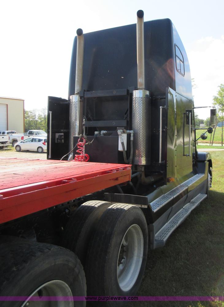 image for item I6460 1996 Freightliner FLD semi truck