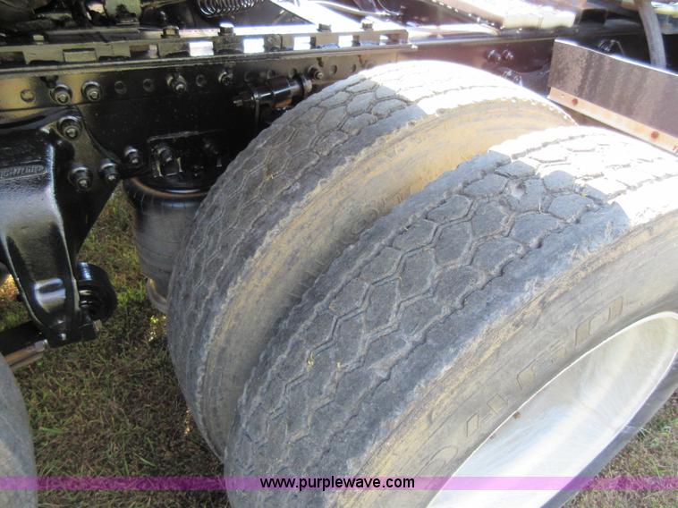 image for item I6460 1996 Freightliner FLD semi truck