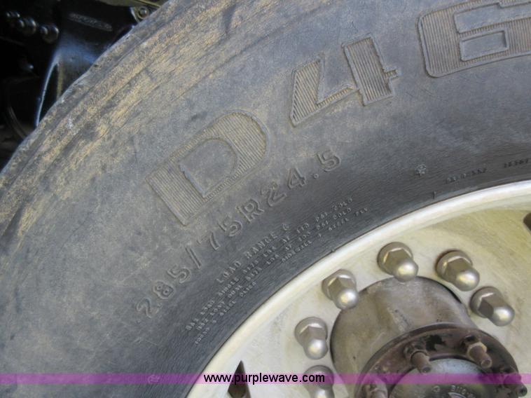 image for item I6460 1996 Freightliner FLD semi truck