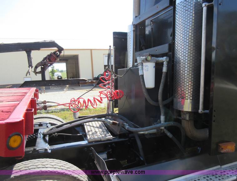 image for item I6460 1996 Freightliner FLD semi truck