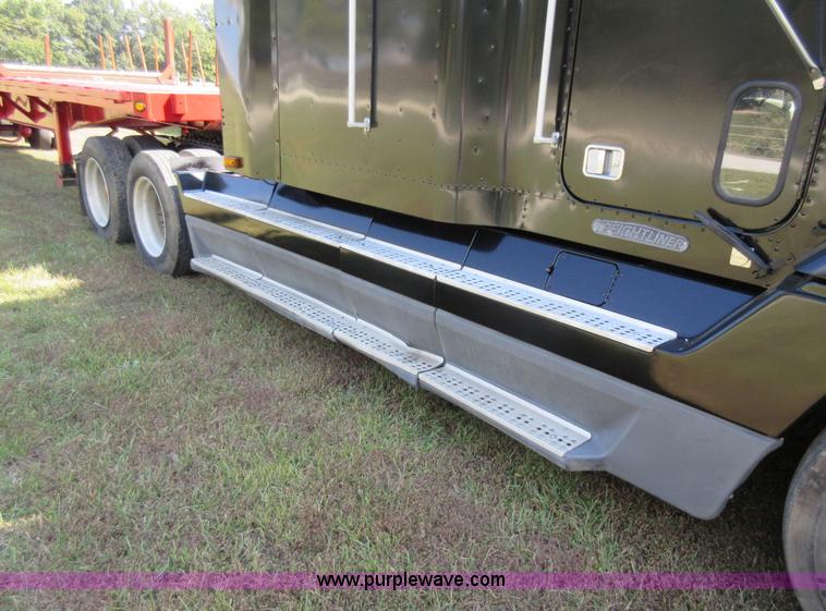 image for item I6460 1996 Freightliner FLD semi truck