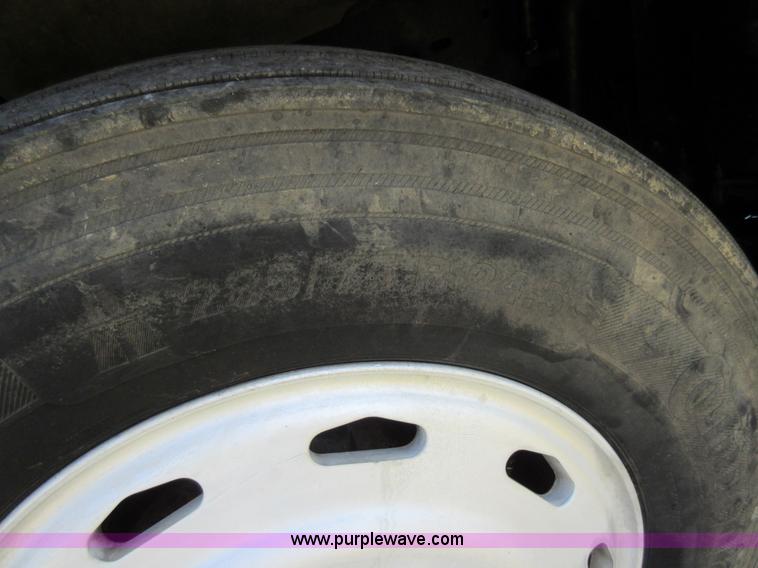 image for item I6460 1996 Freightliner FLD semi truck