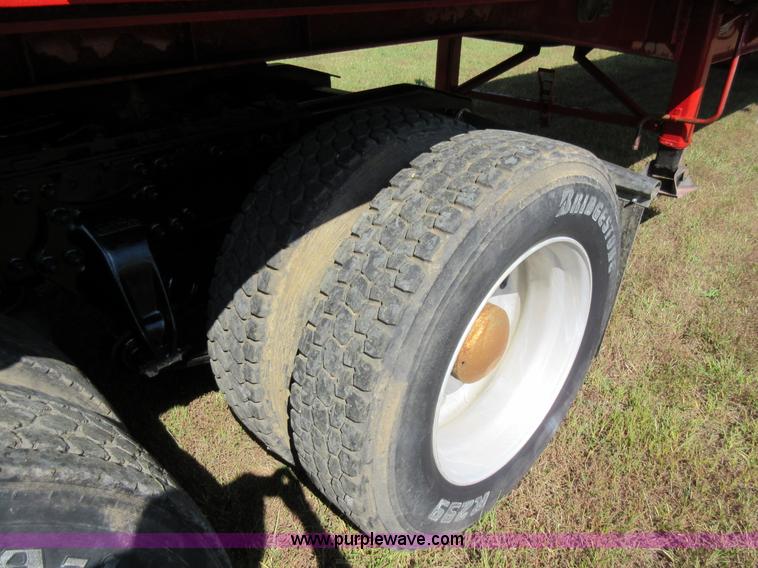 image for item I6460 1996 Freightliner FLD semi truck