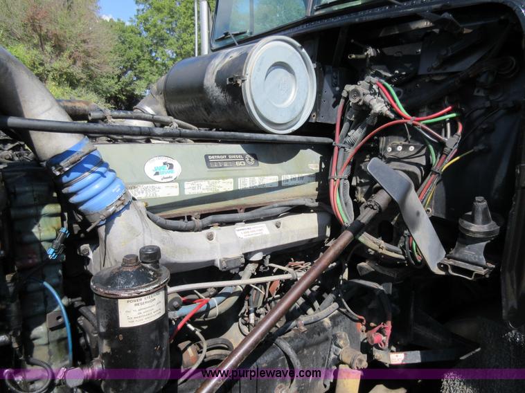 image for item I6460 1996 Freightliner FLD semi truck