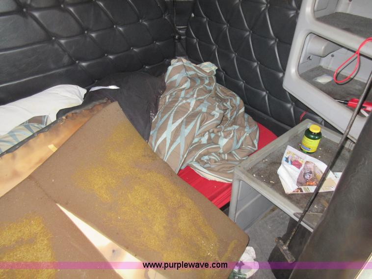 image for item I6460 1996 Freightliner FLD semi truck