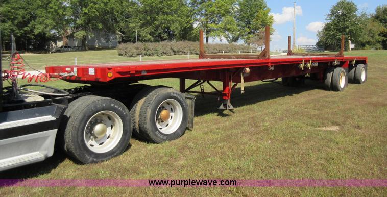 image for item I6461 1999 Fontaine flatbed trailer