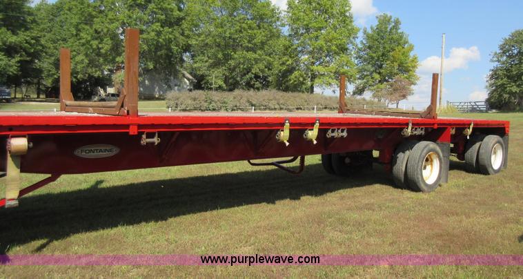 image for item I6461 1999 Fontaine flatbed trailer