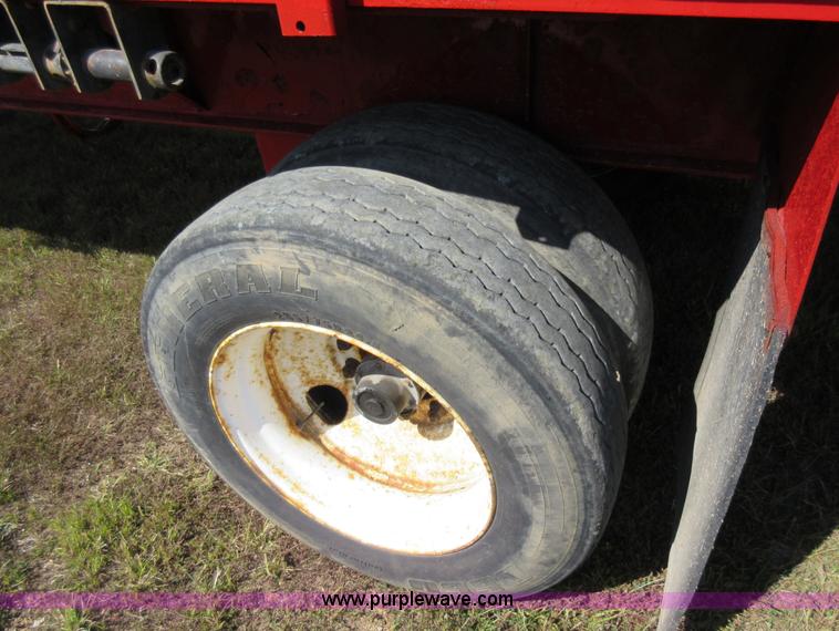image for item I6461 1999 Fontaine flatbed trailer