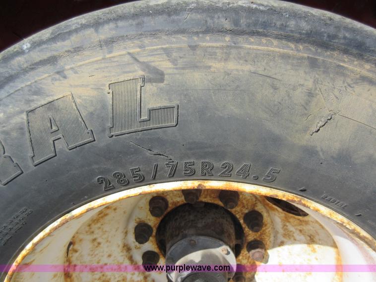 image for item I6461 1999 Fontaine flatbed trailer