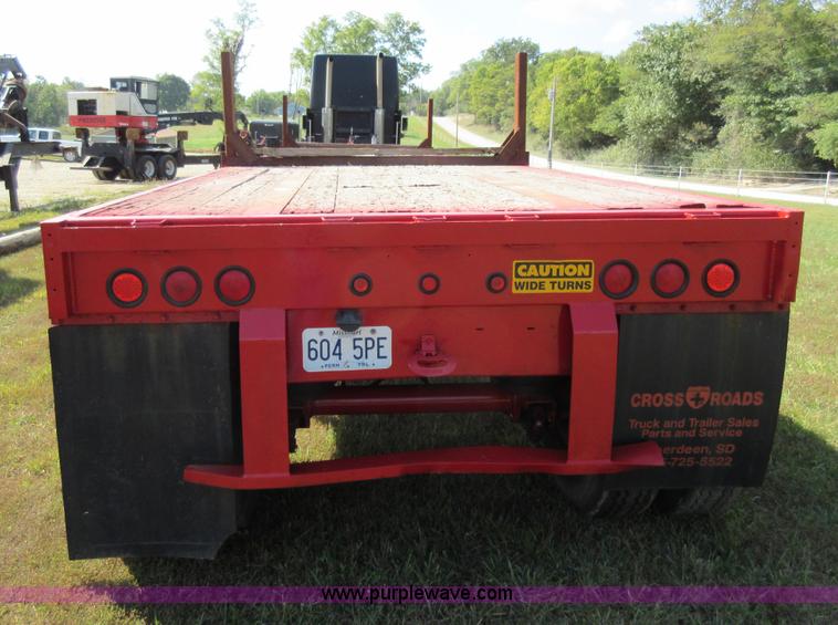 image for item I6461 1999 Fontaine flatbed trailer