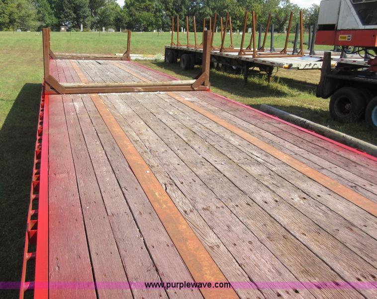 image for item I6461 1999 Fontaine flatbed trailer