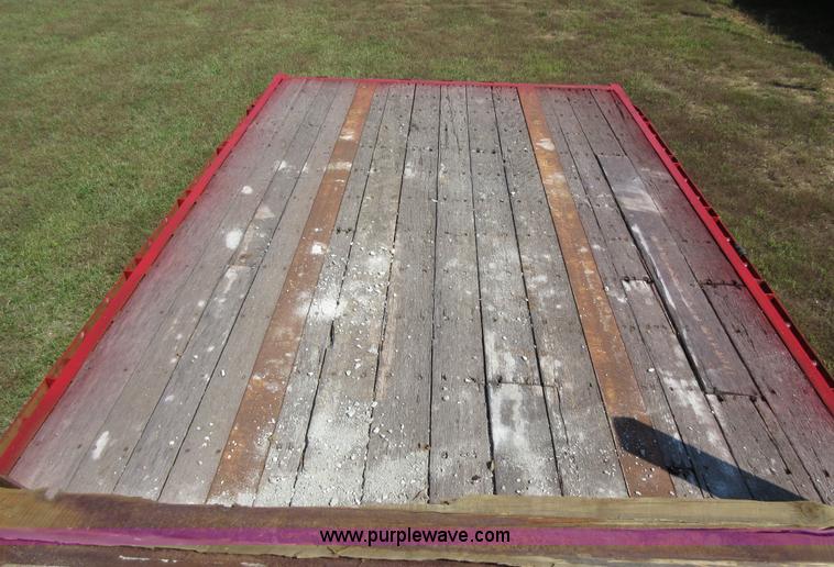 image for item I6461 1999 Fontaine flatbed trailer