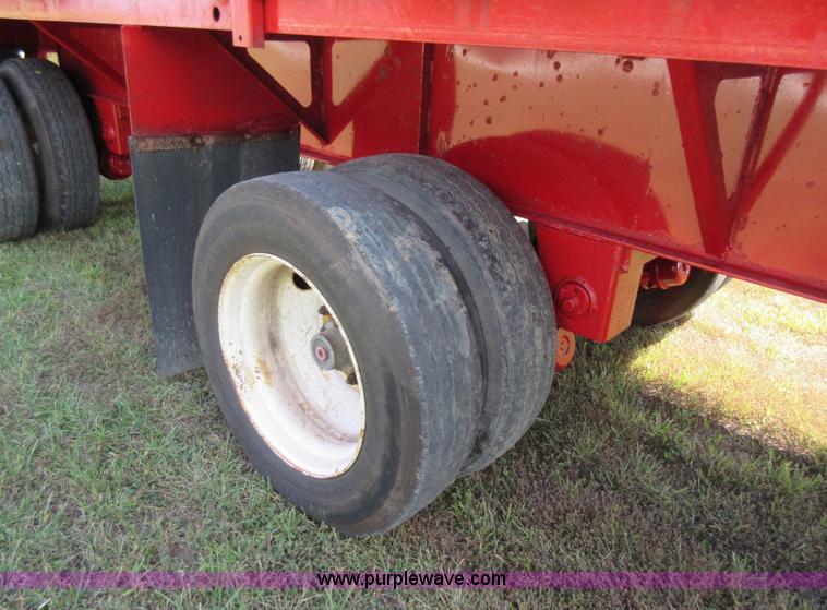 image for item I6461 1999 Fontaine flatbed trailer