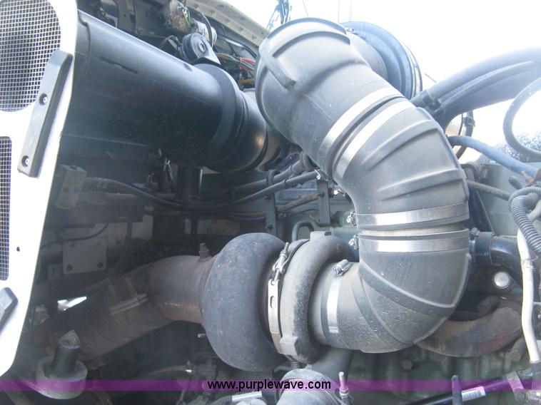 image for item J2978 1995 Kenworth T800 semi truck