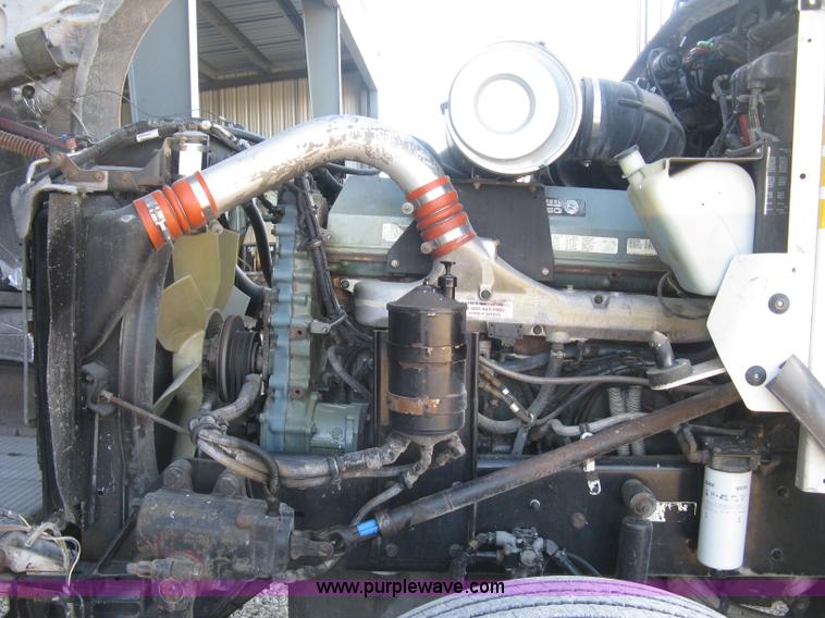 image for item J2978 1995 Kenworth T800 semi truck