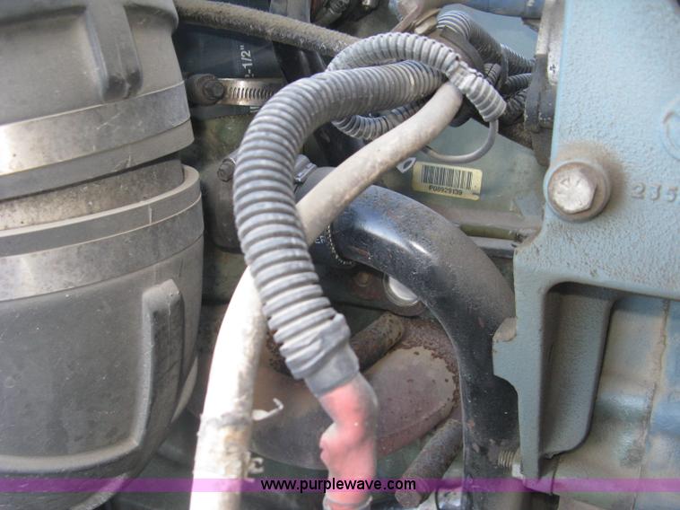 image for item J2978 1995 Kenworth T800 semi truck