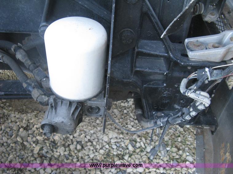 image for item J2978 1995 Kenworth T800 semi truck