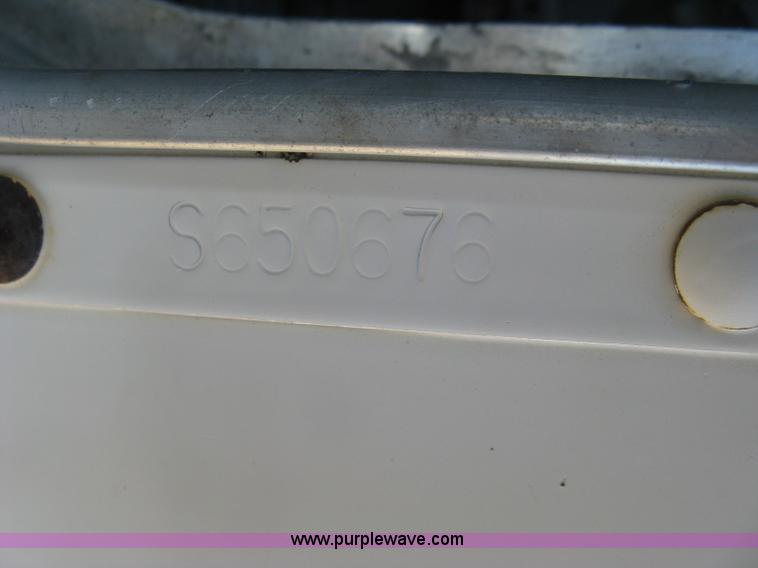 image for item J2978 1995 Kenworth T800 semi truck