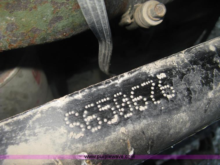 image for item J2978 1995 Kenworth T800 semi truck