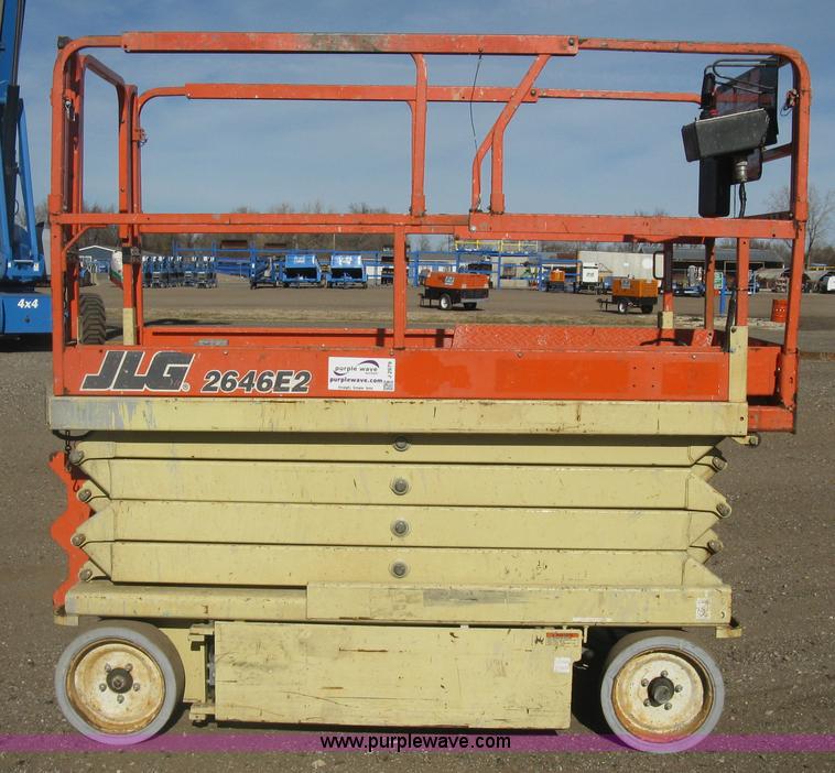 image for item J2979 JLG 2646-E2 scissor lift