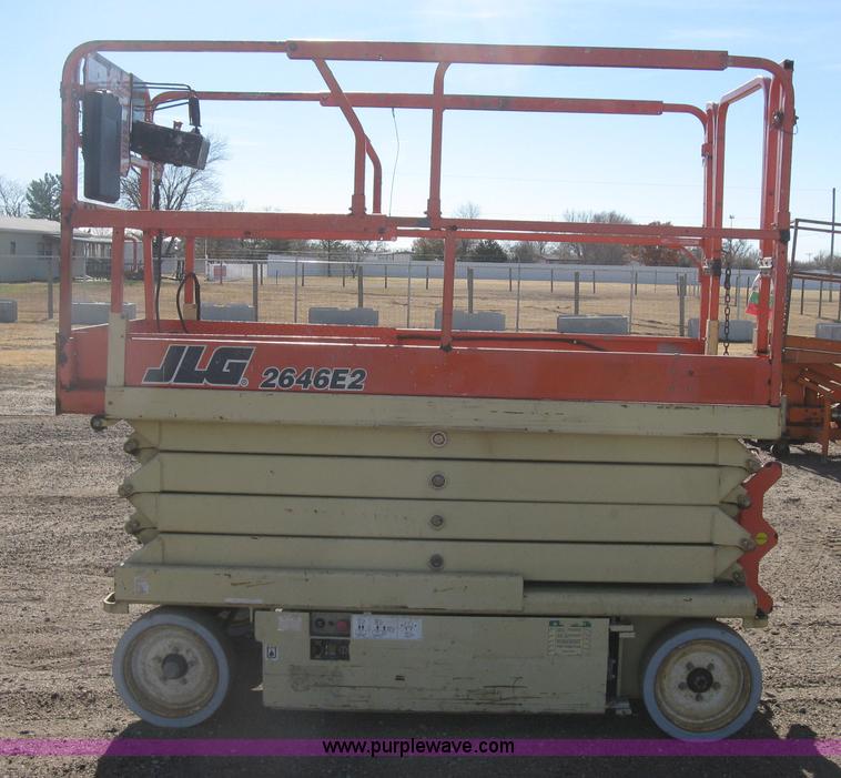 image for item J2979 JLG 2646-E2 scissor lift
