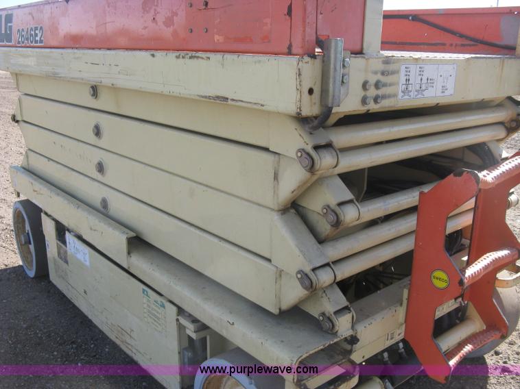 image for item J2979 JLG 2646-E2 scissor lift
