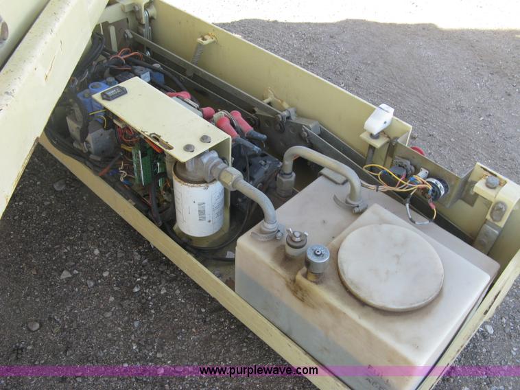 image for item J2979 JLG 2646-E2 scissor lift