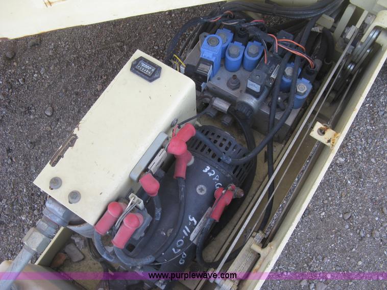 image for item J2979 JLG 2646-E2 scissor lift