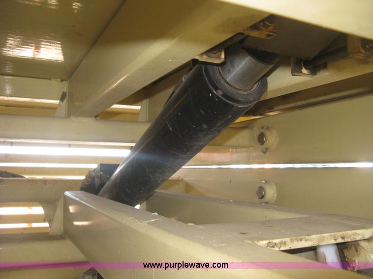 image for item J2979 JLG 2646-E2 scissor lift