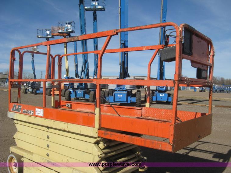image for item J2979 JLG 2646-E2 scissor lift