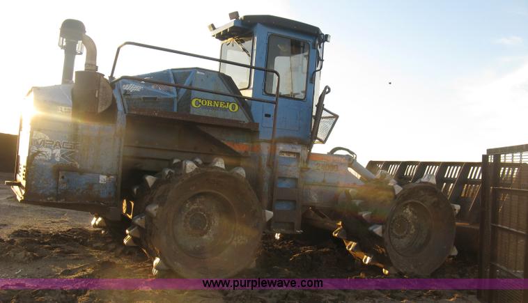 image for item J2981 2002 Al-jon 81K impact landfill compactor