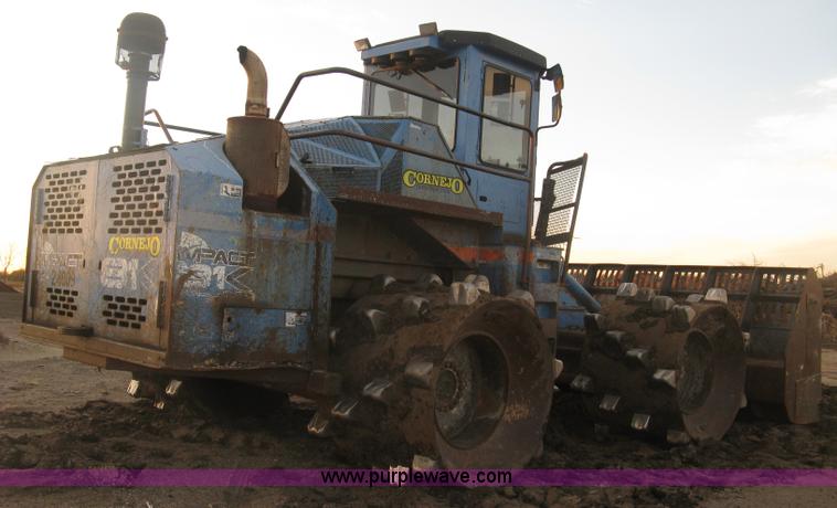 image for item J2981 2002 Al-jon 81K impact landfill compactor