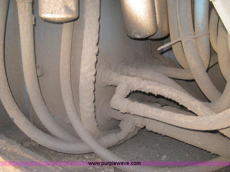 image for item J2981 2002 Al-jon 81K impact landfill compactor