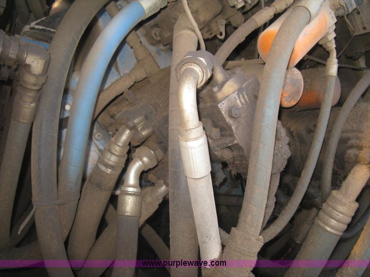 image for item J2981 2002 Al-jon 81K impact landfill compactor