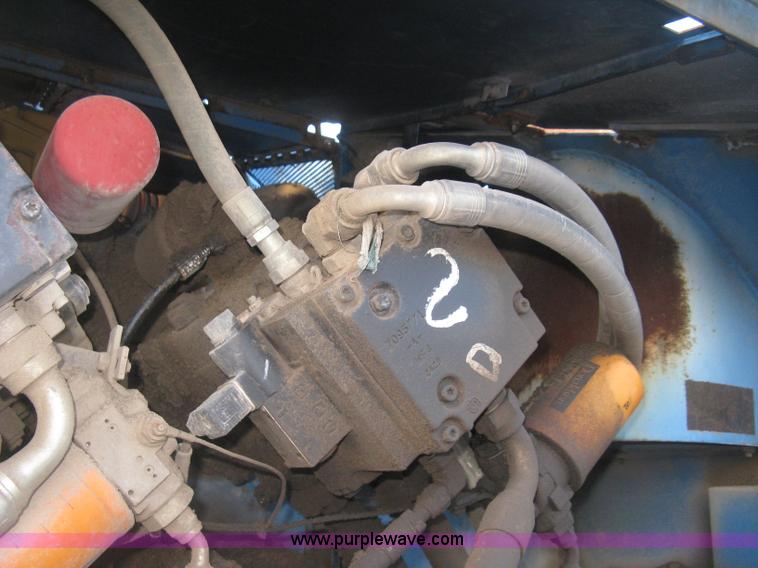 image for item J2981 2002 Al-jon 81K impact landfill compactor