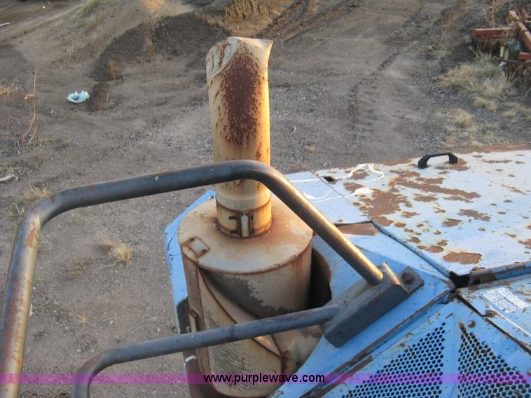 image for item J2981 2002 Al-jon 81K impact landfill compactor