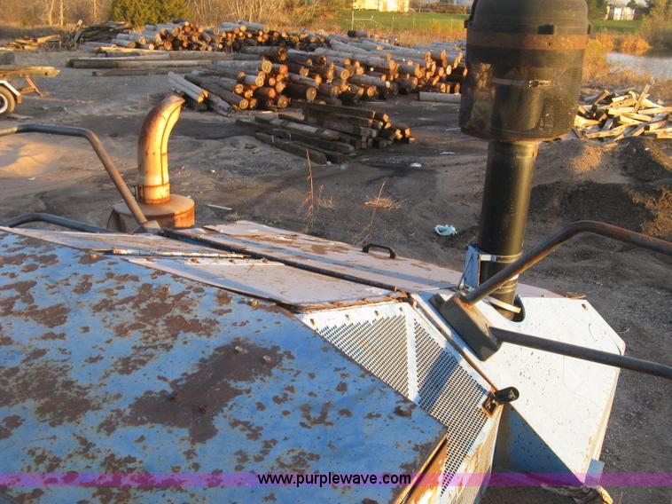 image for item J2981 2002 Al-jon 81K impact landfill compactor