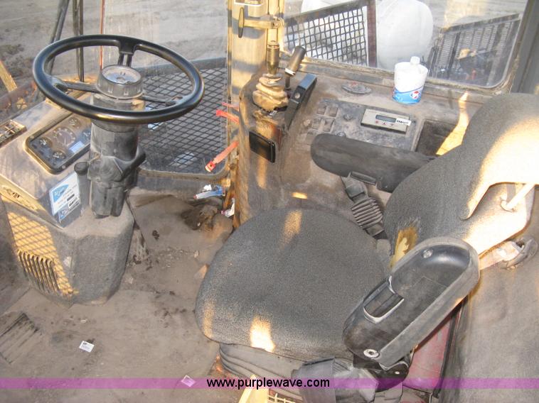 image for item J2981 2002 Al-jon 81K impact landfill compactor