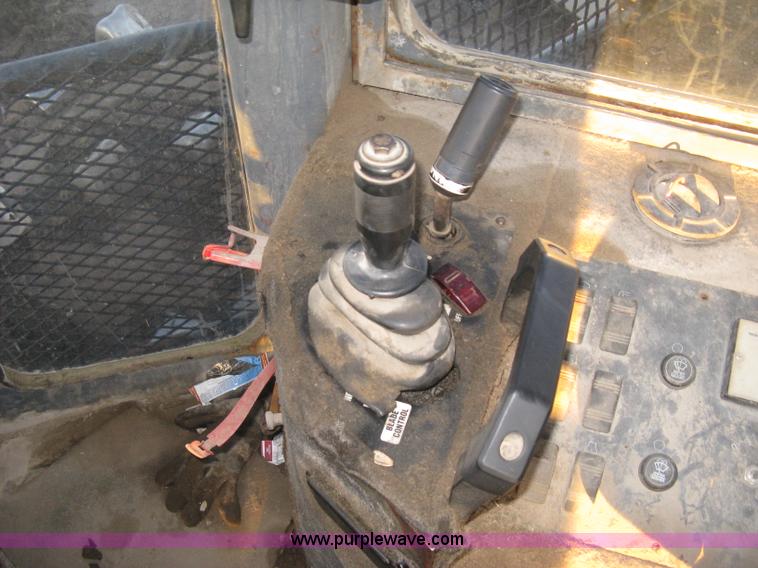 image for item J2981 2002 Al-jon 81K impact landfill compactor