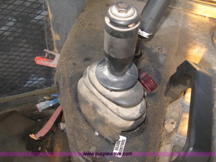 image for item J2981 2002 Al-jon 81K impact landfill compactor