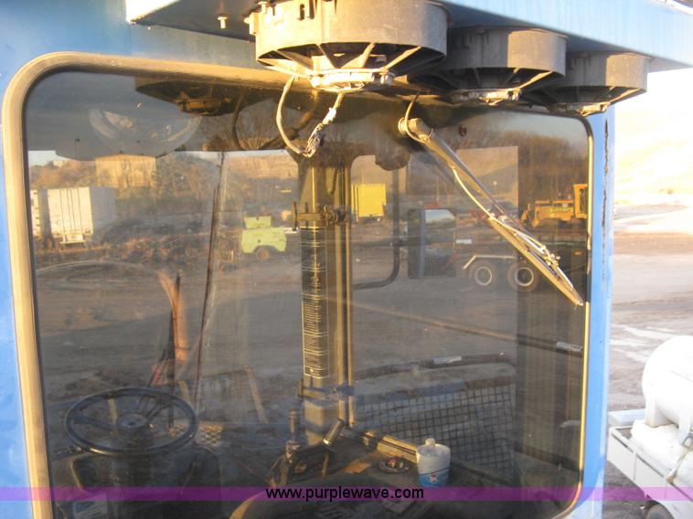 image for item J2981 2002 Al-jon 81K impact landfill compactor