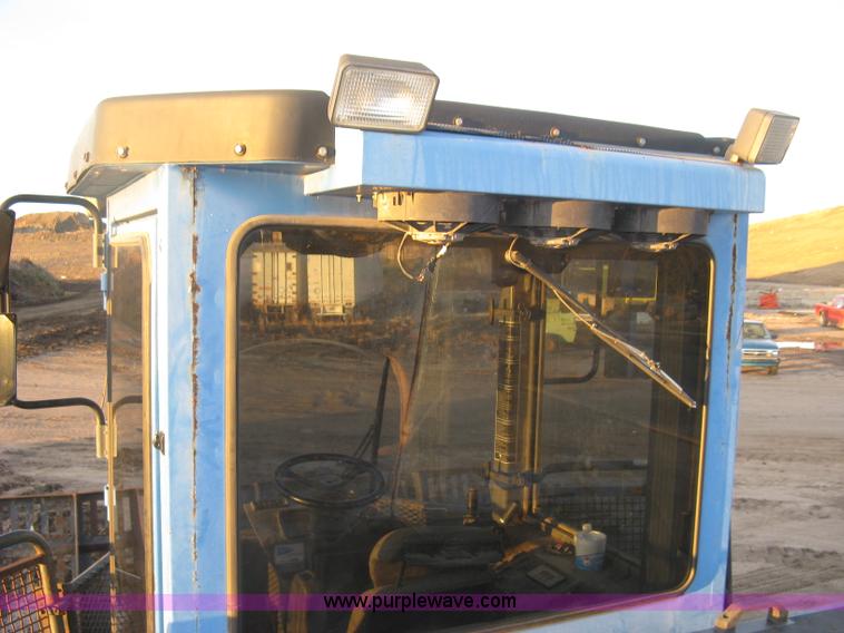 image for item J2981 2002 Al-jon 81K impact landfill compactor