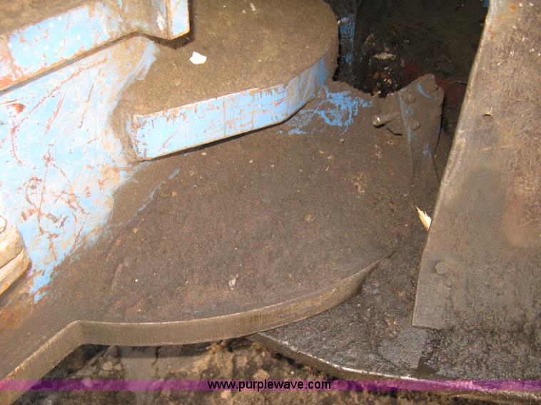 image for item J2981 2002 Al-jon 81K impact landfill compactor