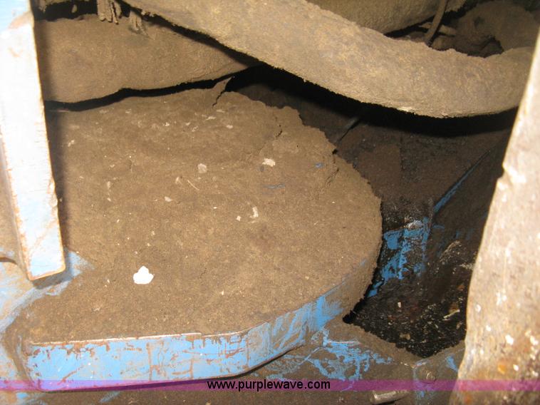 image for item J2981 2002 Al-jon 81K impact landfill compactor